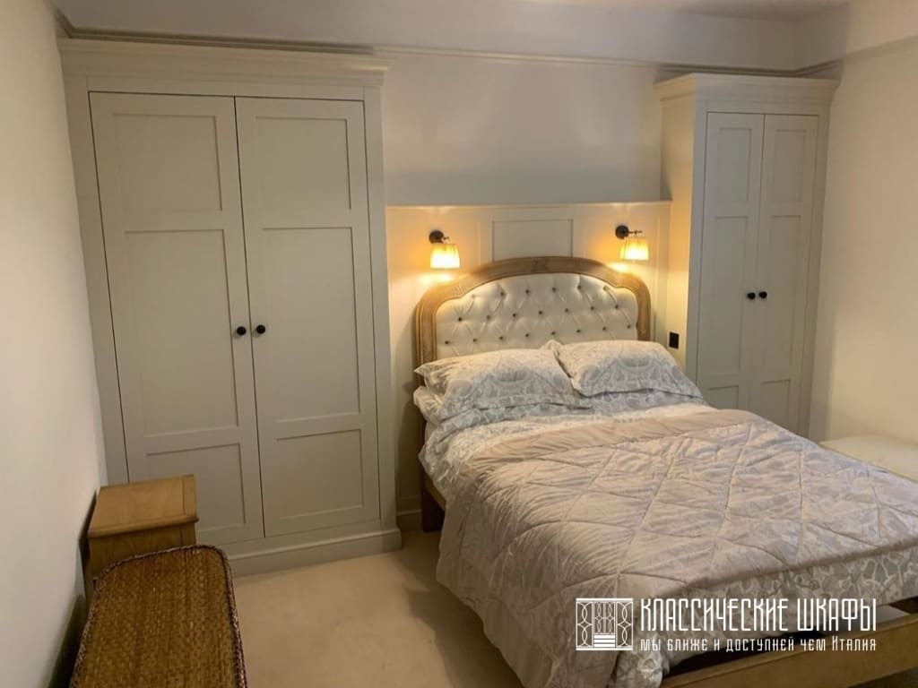 Платяные шкафы в классическом стиле в спальню