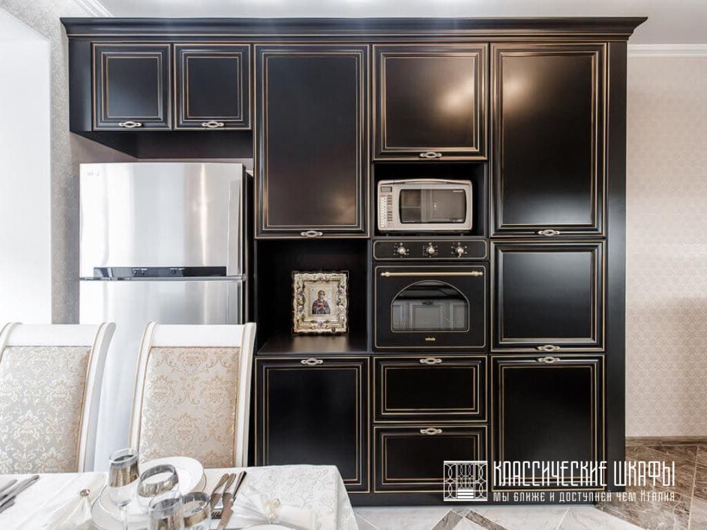 Шкаф на кухню в классическом стиле черный
